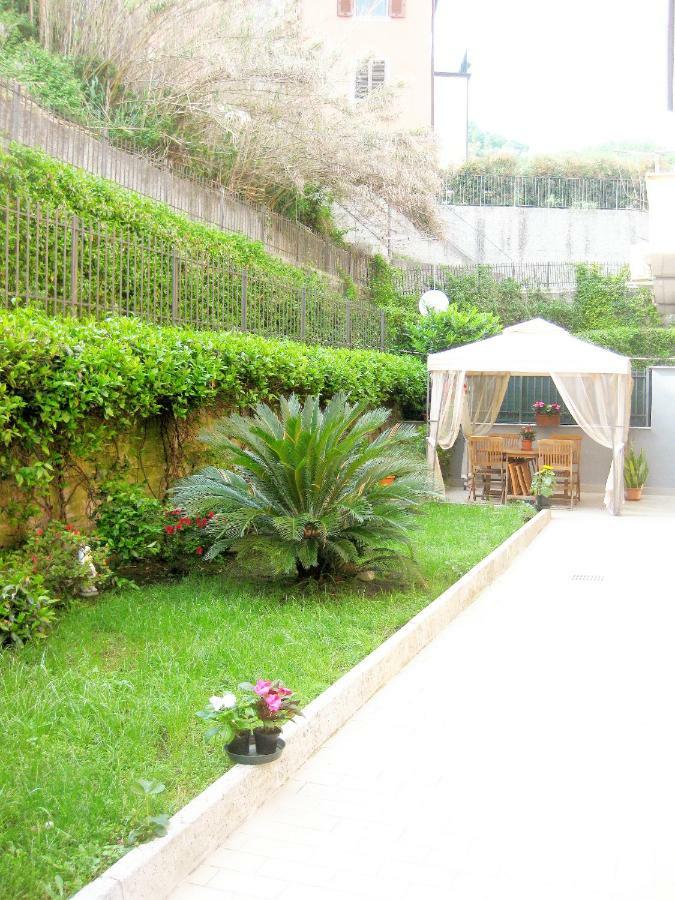Approdo alle 5 terre da Niky La Spezia Esterno foto